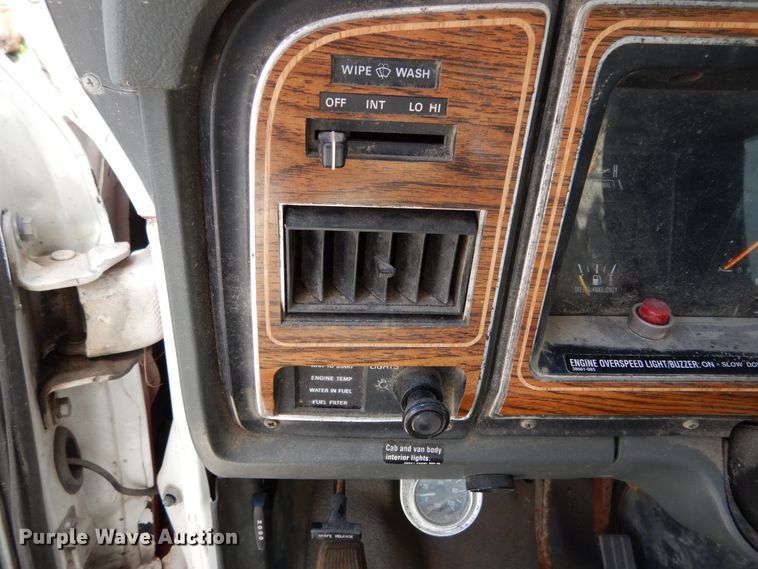 image for item KI9602 1990 Ford Econoline E350  box truck