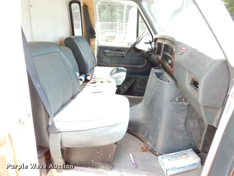 image for item KI9602 1990 Ford Econoline E350  box truck
