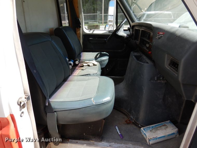 image for item KI9602 1990 Ford Econoline E350  box truck