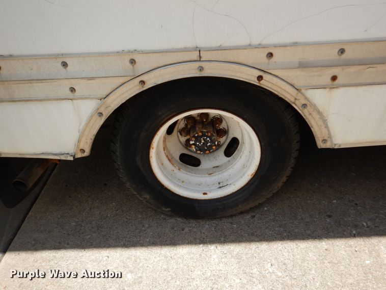 image for item KI9602 1990 Ford Econoline E350  box truck