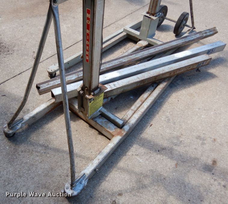 image for item KI9607 (2) 520A lift and Roger lift dolly
