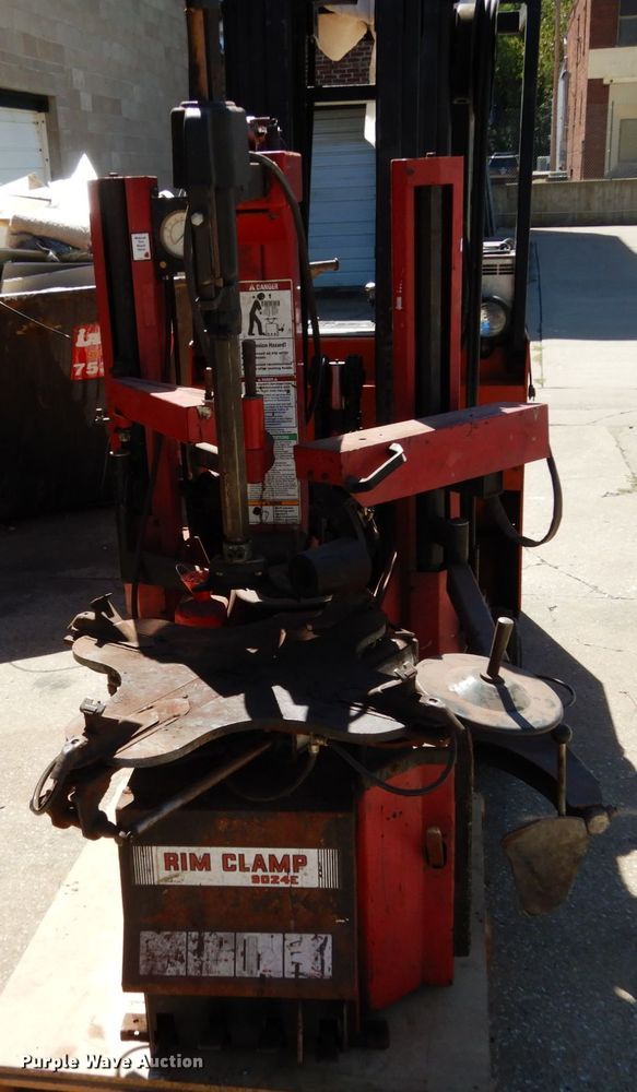 image for item KI9608 Coates Rim clamp 9024e  tire machine