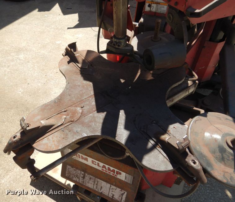 image for item KI9608 Coates Rim clamp 9024e  tire machine