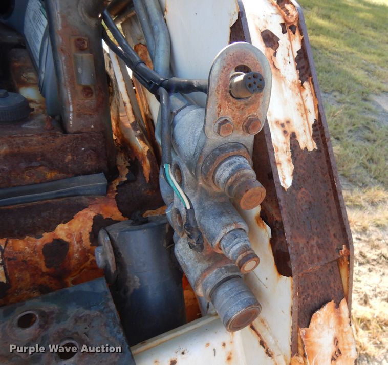 image for item KJ9945 2010 Bobcat S205  skid steer loader