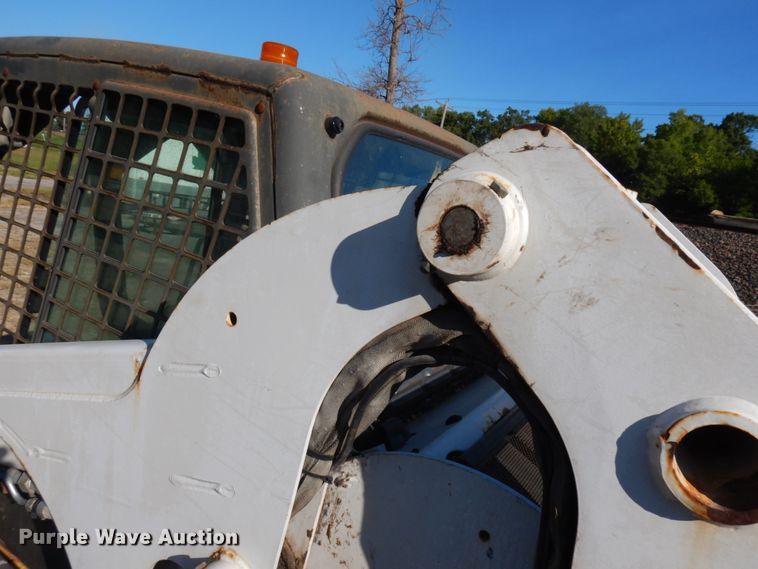 image for item KJ9945 2010 Bobcat S205  skid steer loader