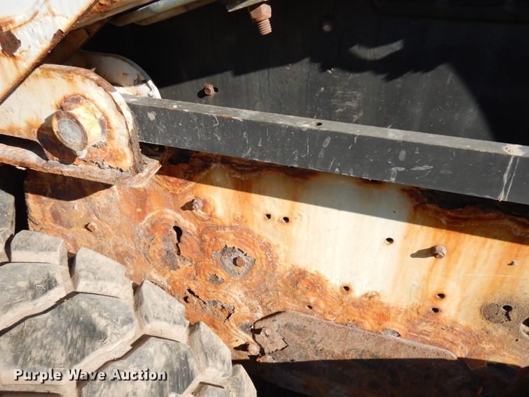 image for item KJ9945 2010 Bobcat S205  skid steer loader