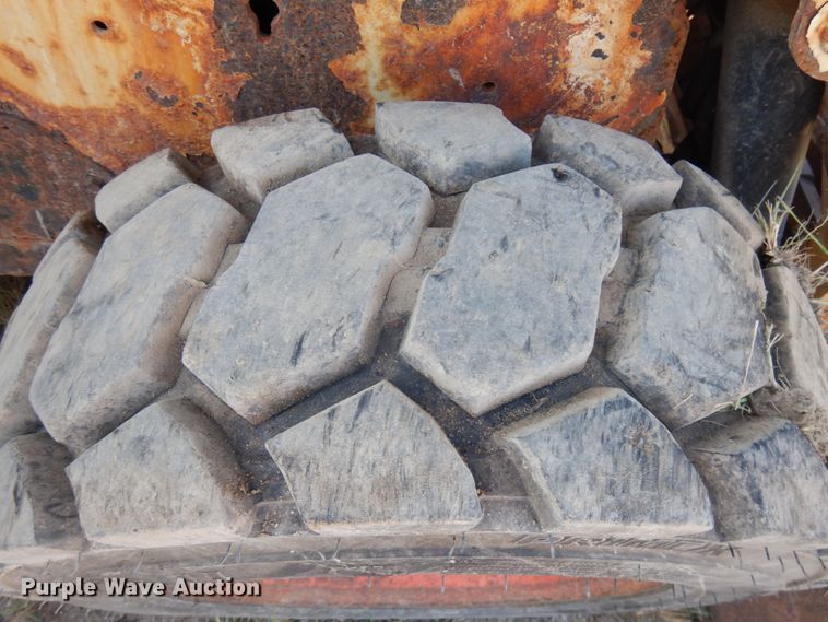 image for item KJ9945 2010 Bobcat S205  skid steer loader