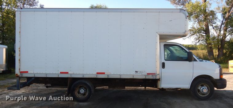 image for item KJ9947 2010 Chevrolet Express 3500  box truck