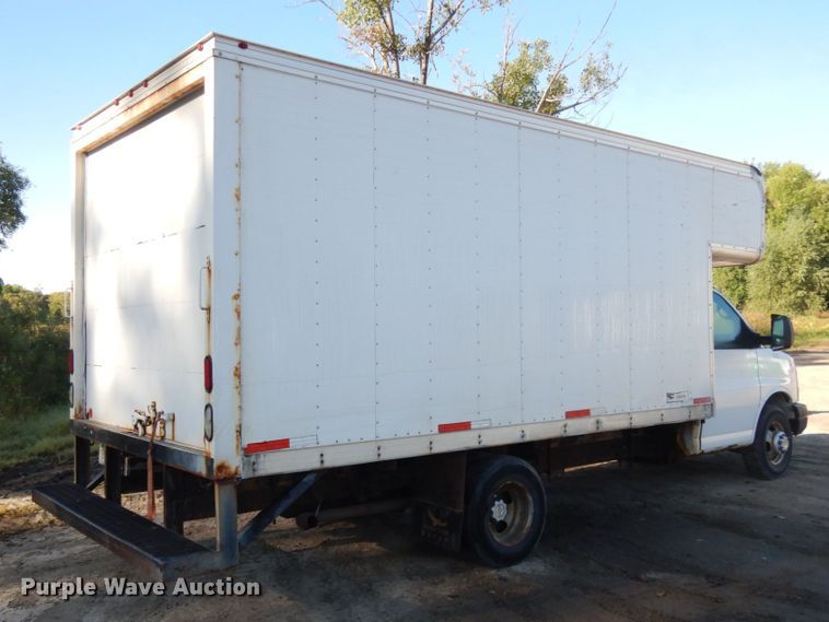 image for item KJ9947 2010 Chevrolet Express 3500  box truck