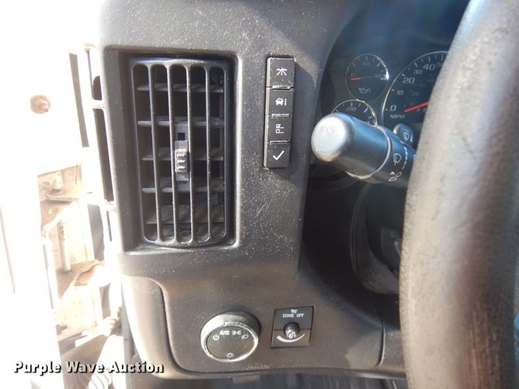 image for item KJ9947 2010 Chevrolet Express 3500  box truck