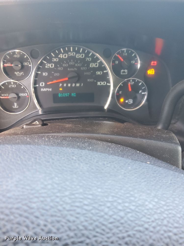 image for item KJ9947 2010 Chevrolet Express 3500  box truck