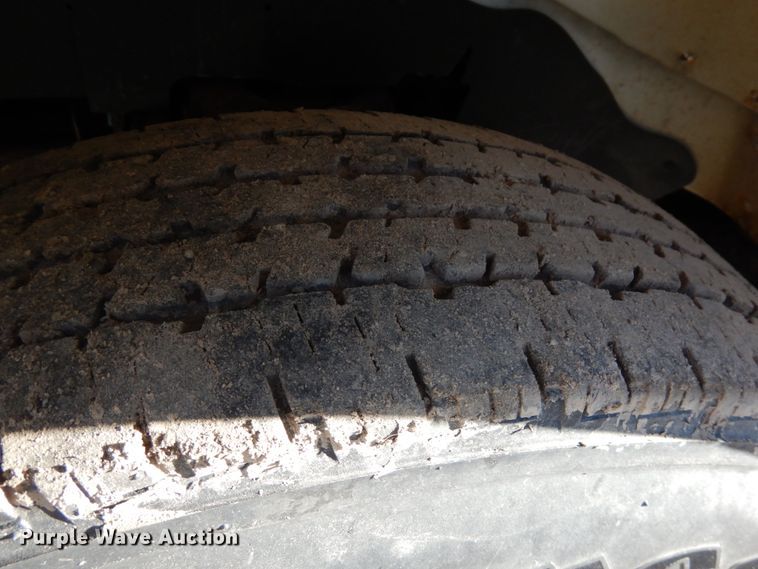 image for item KJ9947 2010 Chevrolet Express 3500  box truck