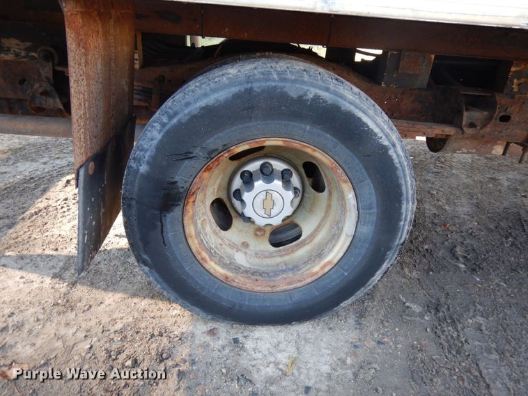 image for item KJ9947 2010 Chevrolet Express 3500  box truck