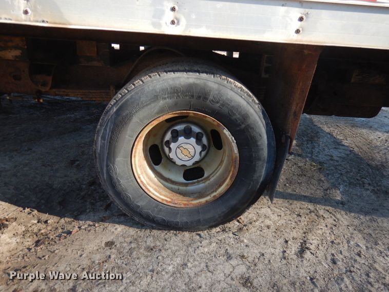 image for item KJ9947 2010 Chevrolet Express 3500  box truck