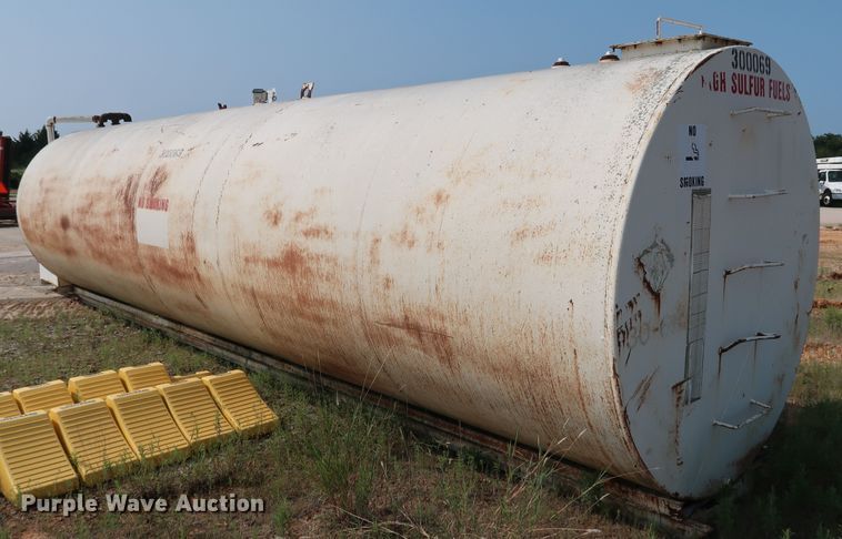 image for item KQ9735 Fuel tank