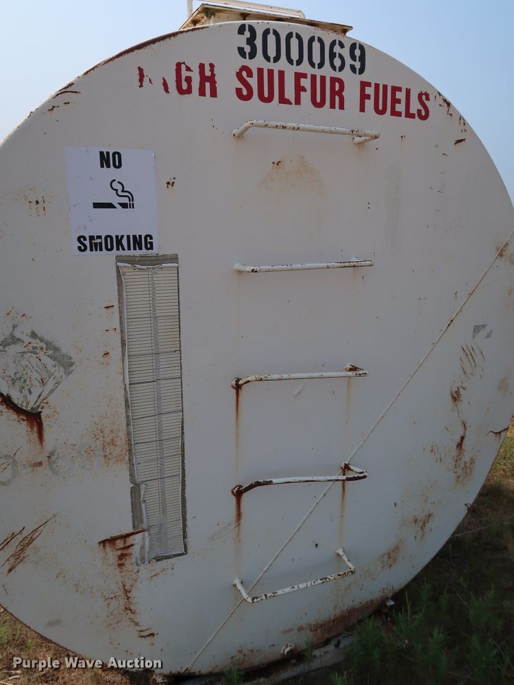 image for item KQ9735 Fuel tank