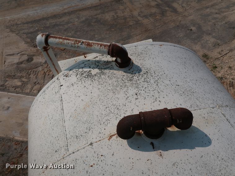 image for item KQ9735 Fuel tank