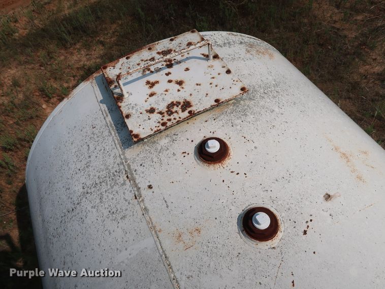 image for item KQ9735 Fuel tank