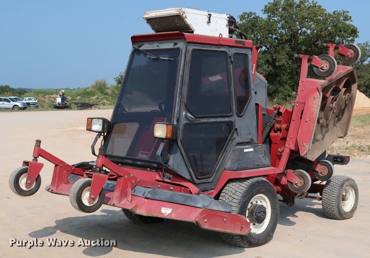 image for item KQ9738 Toro Groundsmaster 580-D  lawn mower