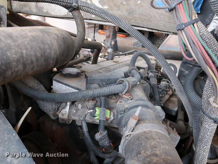 image for item KQ9739 2003 Freightliner MT55  food truck