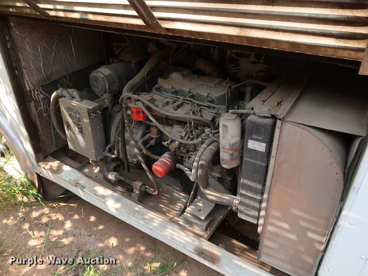 image for item KQ9739 2003 Freightliner MT55  food truck