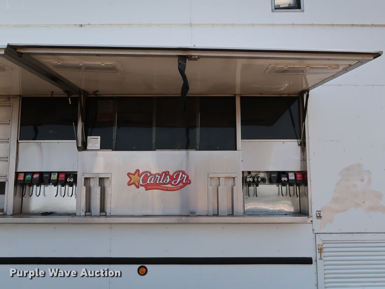 image for item KQ9739 2003 Freightliner MT55  food truck