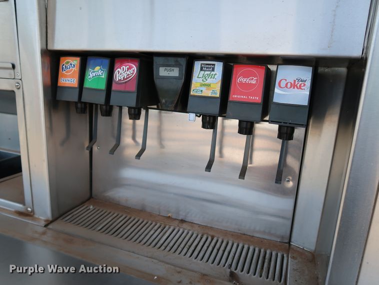 image for item KQ9739 2003 Freightliner MT55  food truck