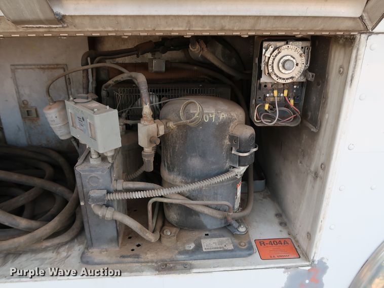 image for item KQ9739 2003 Freightliner MT55  food truck