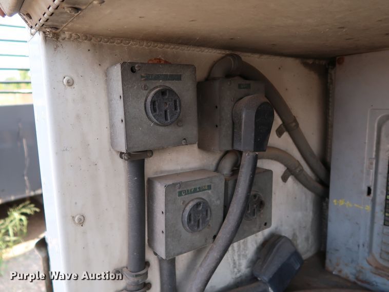 image for item KQ9739 2003 Freightliner MT55  food truck