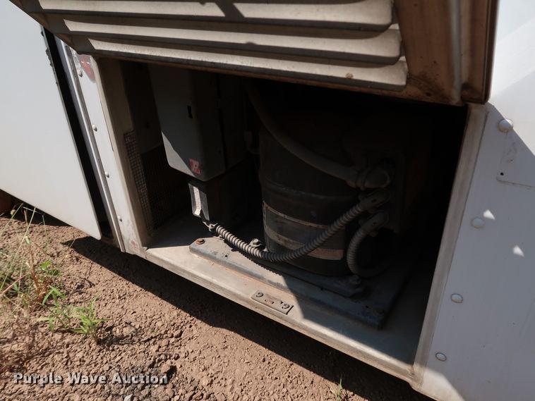 image for item KQ9739 2003 Freightliner MT55  food truck