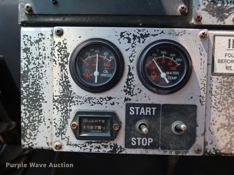 image for item KQ9739 2003 Freightliner MT55  food truck