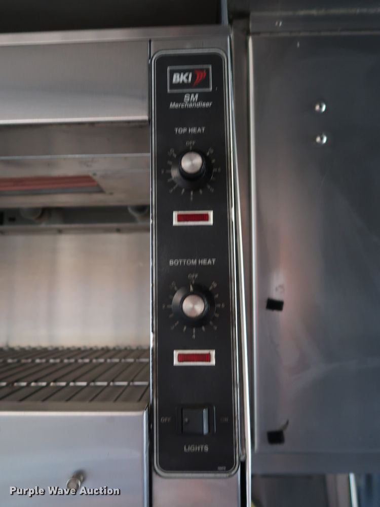 image for item KQ9739 2003 Freightliner MT55  food truck