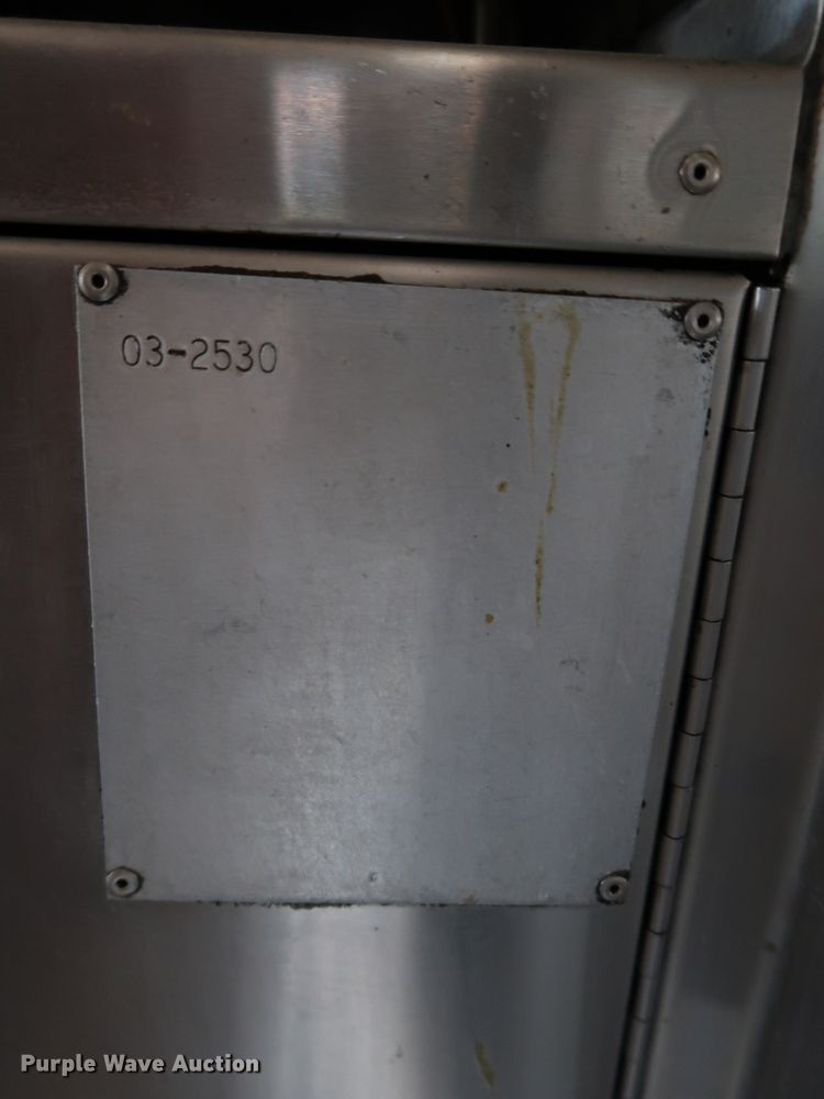 image for item KQ9739 2003 Freightliner MT55  food truck