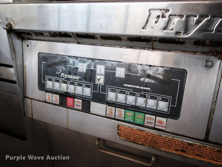 image for item KQ9739 2003 Freightliner MT55  food truck