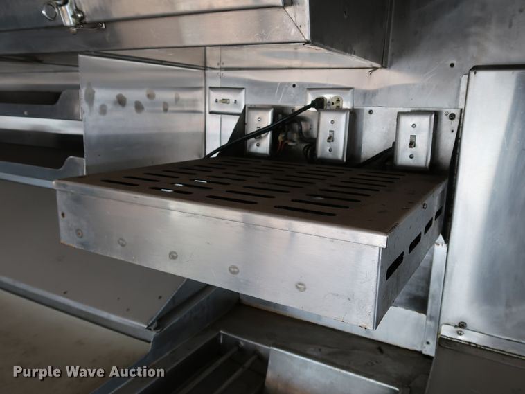 image for item KQ9739 2003 Freightliner MT55  food truck