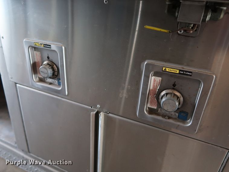 image for item KQ9739 2003 Freightliner MT55  food truck