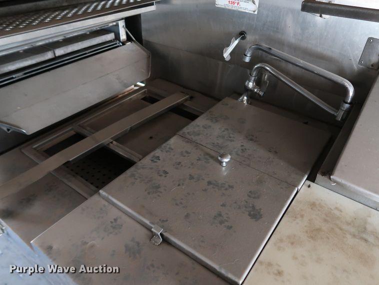 image for item KQ9739 2003 Freightliner MT55  food truck