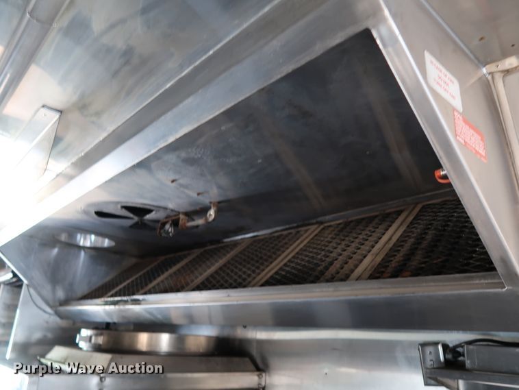 image for item KQ9739 2003 Freightliner MT55  food truck