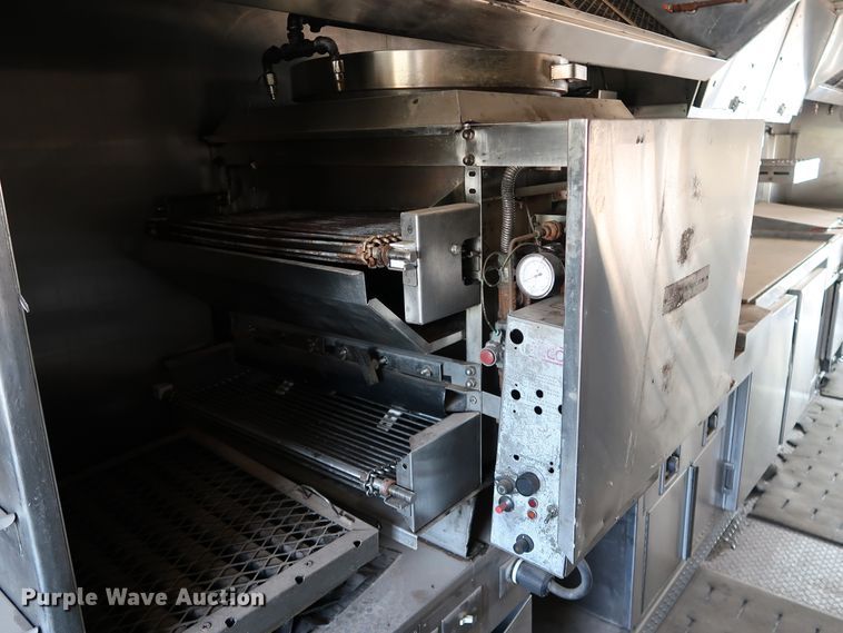 image for item KQ9739 2003 Freightliner MT55  food truck