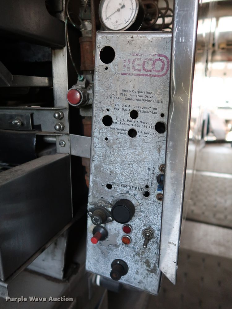 image for item KQ9739 2003 Freightliner MT55  food truck