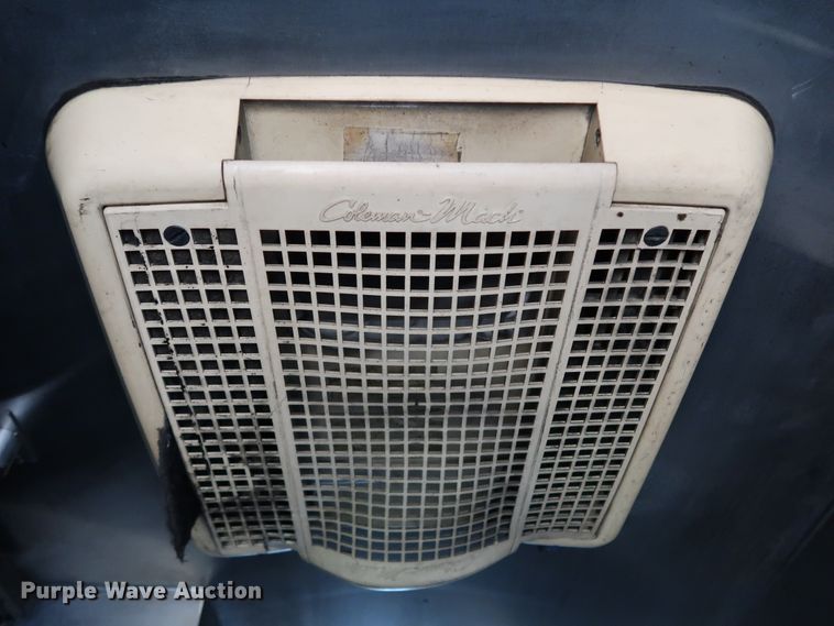 image for item KQ9739 2003 Freightliner MT55  food truck