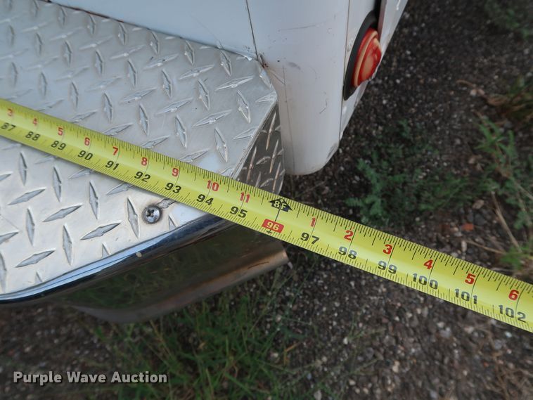 image for item KQ9739 2003 Freightliner MT55  food truck