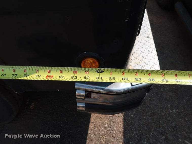 image for item KQ9739 2003 Freightliner MT55  food truck