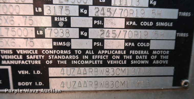 image for item KQ9739 2003 Freightliner MT55  food truck