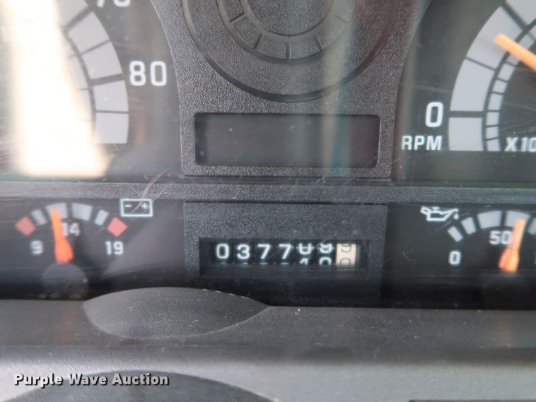 image for item KQ9746 1998 Chevrolet C6500  flatbed truck