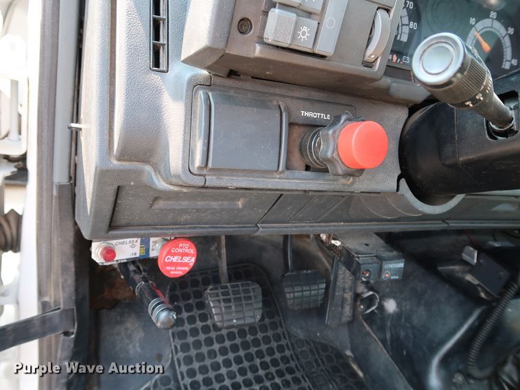 image for item KQ9746 1998 Chevrolet C6500  flatbed truck