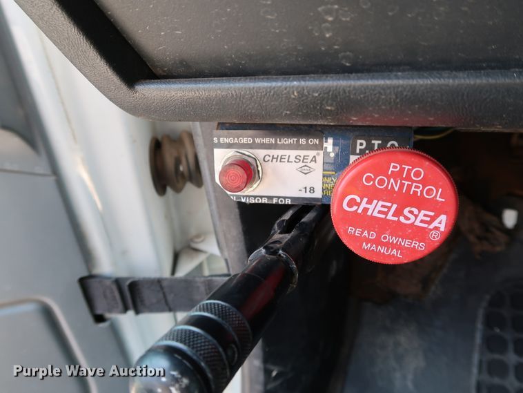 image for item KQ9746 1998 Chevrolet C6500  flatbed truck