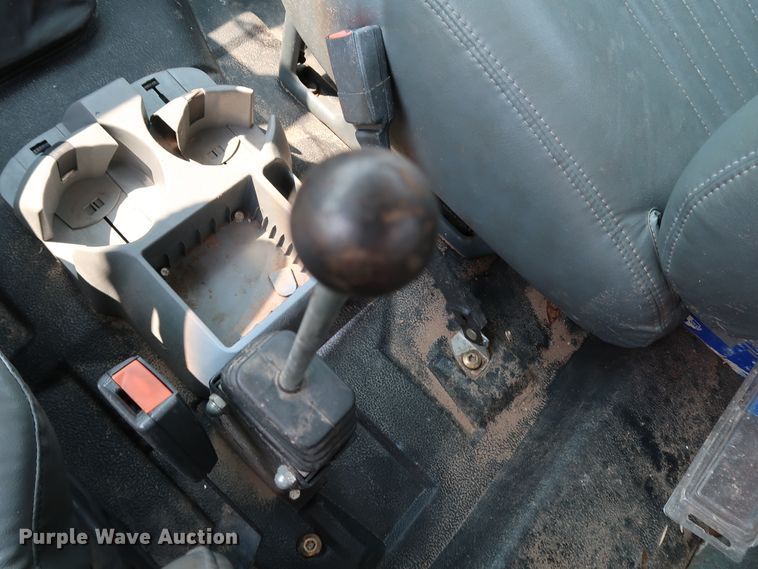 image for item KQ9746 1998 Chevrolet C6500  flatbed truck