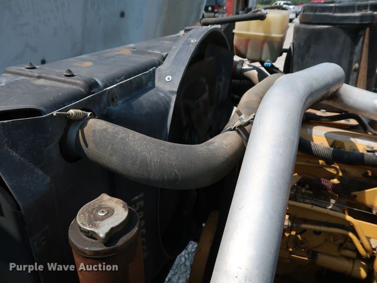 image for item KQ9746 1998 Chevrolet C6500  flatbed truck