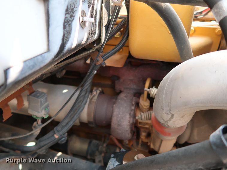 image for item KQ9746 1998 Chevrolet C6500  flatbed truck